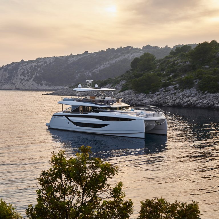 Prestige Yacht